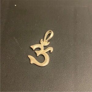 Om (Ohm) Pendant Unbranded Silver Not stamped